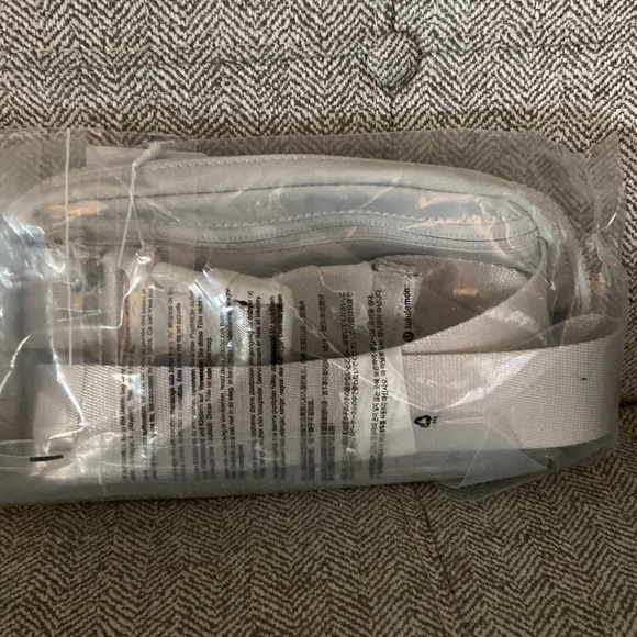 ๐ Last One ๐ NWT Lululemon Belt Bag - Picture 10 of 10